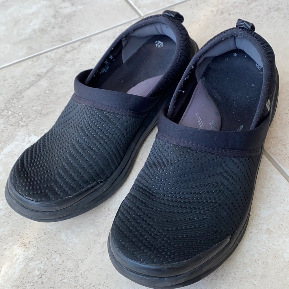 Bzees Black Slip-On Moccasin Sneakers